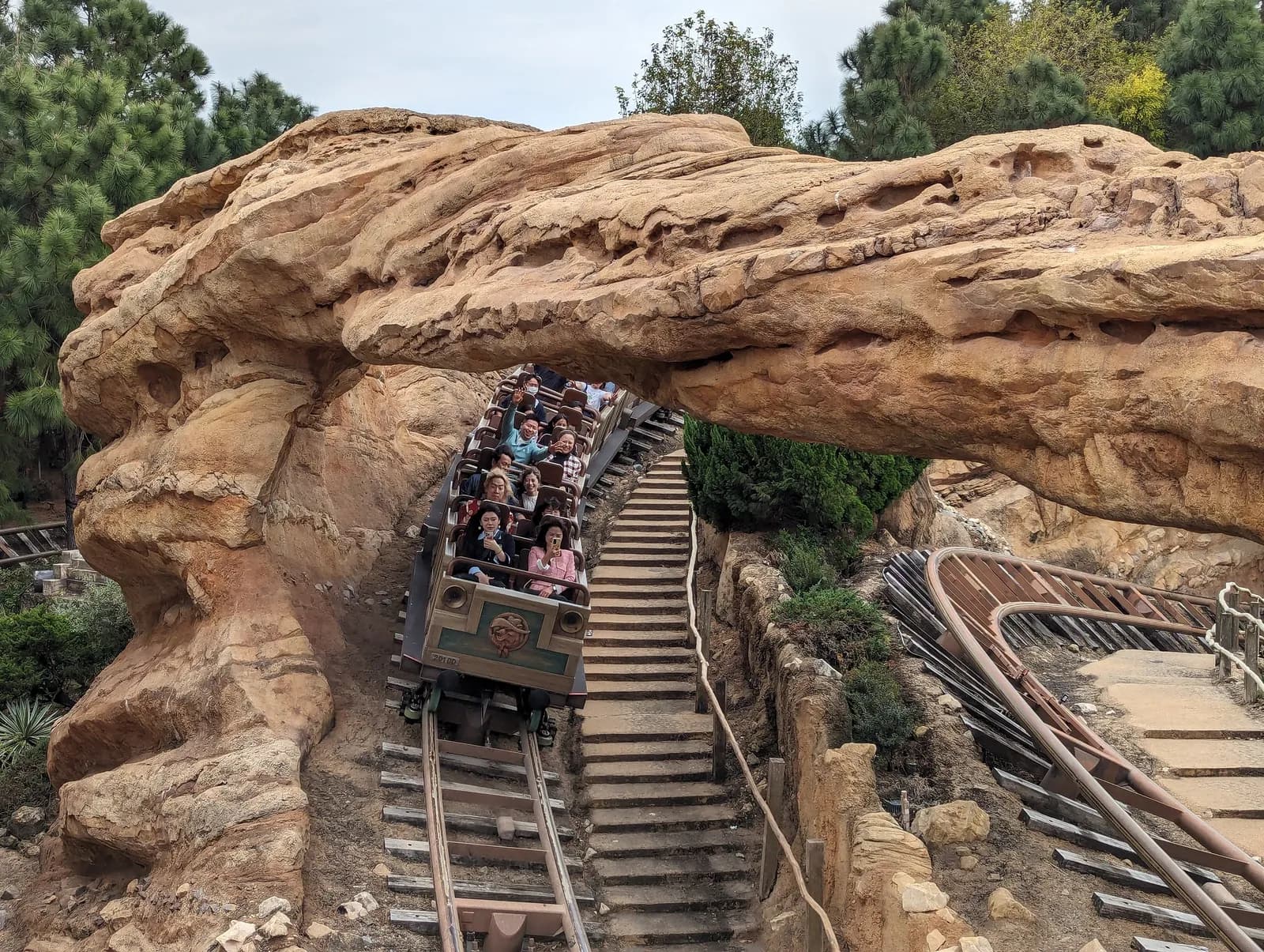 Big Grizzly Mountain Runaway Mine Cars