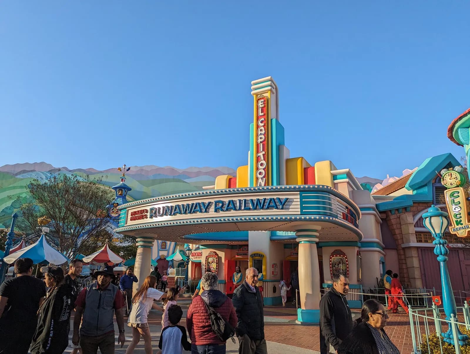 Mickey & Minnie's Runaway Railway